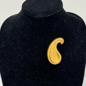 Monet vintage brooch